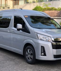 Toyota_HiAce_GL_Grandia_Tourer_van_front Toyota_HiAce_GL_Grandia_Tourer_van_front